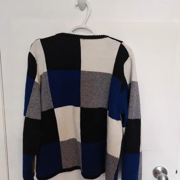 Ladies Cardigan - Picture 3 of 3